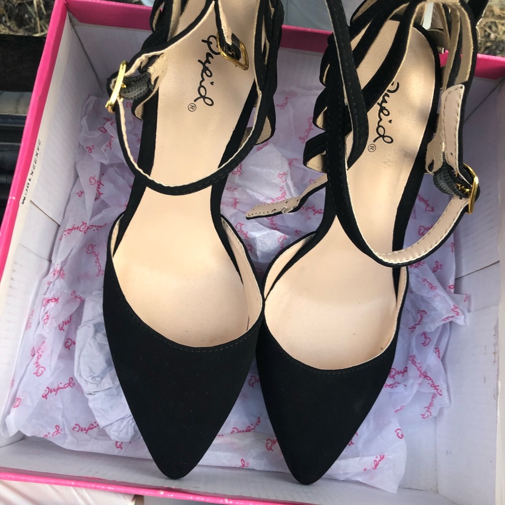Black closed toe heels